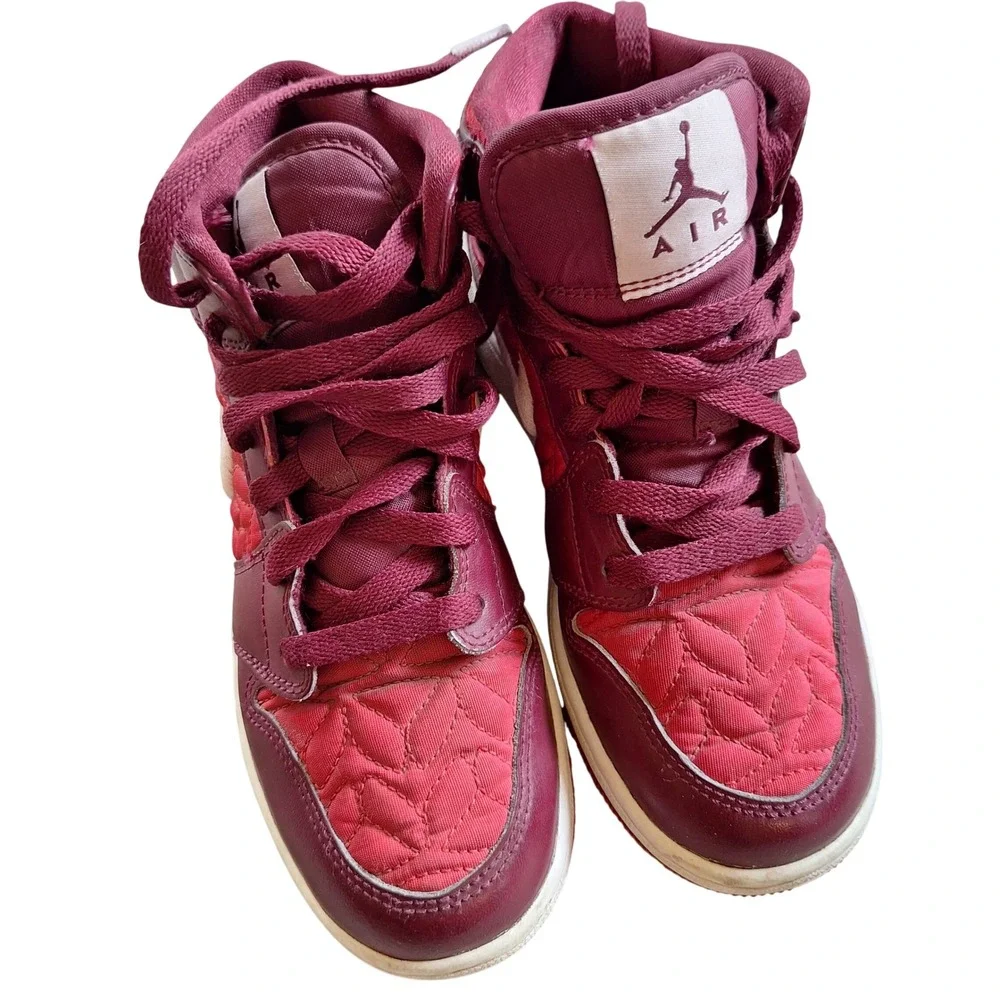 Nike Air Jordan 1 Mid SE Red Quilt High Top Youth Kids‎ Shoes Sneakers  3.5Y